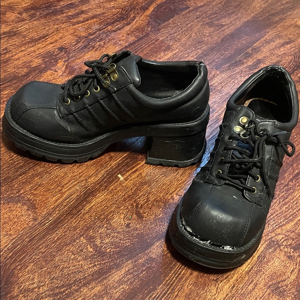 Women’s platform shoes
